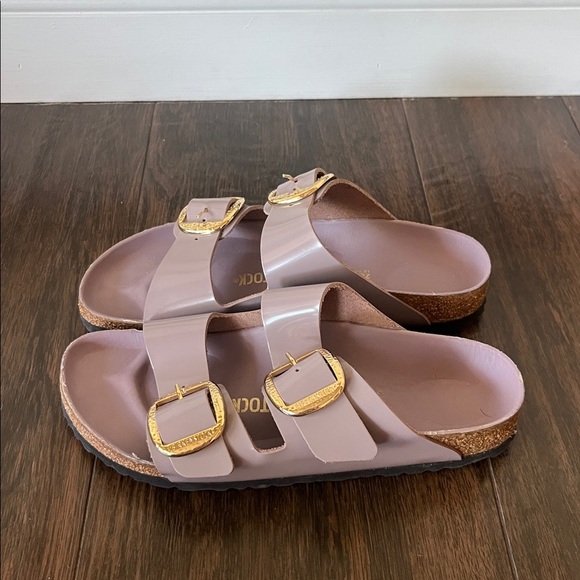 BIRKENSTOCK BIG BUCKLE Hammered Arizona Sandals! - Picture 4 of 8